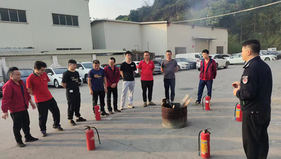 宏展封箱膠帶廠家開展消防實戰應急演練，防患未然，保障安全生產